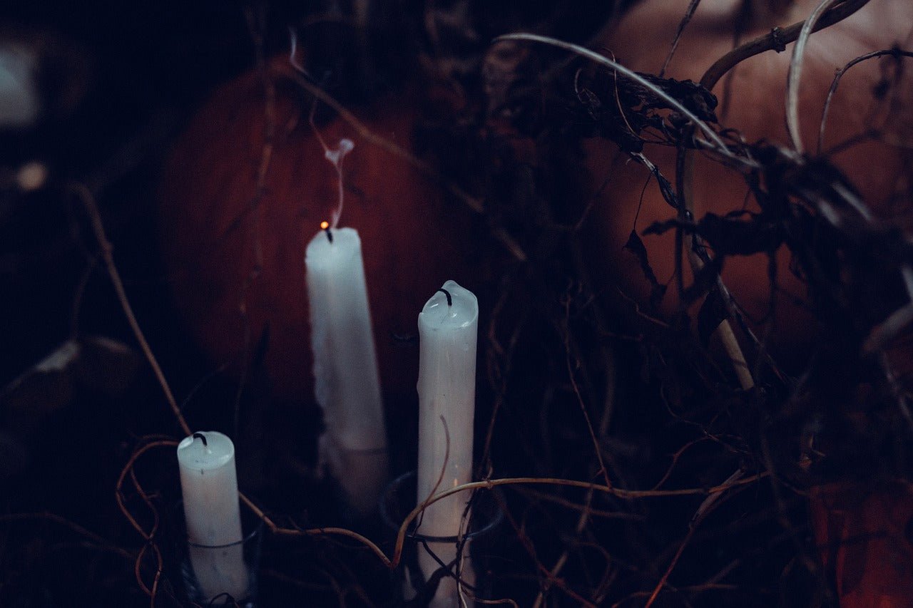 Candles, Cauldrons, and Calm: Halloween's Mental Health Trio - Mode Korvidae